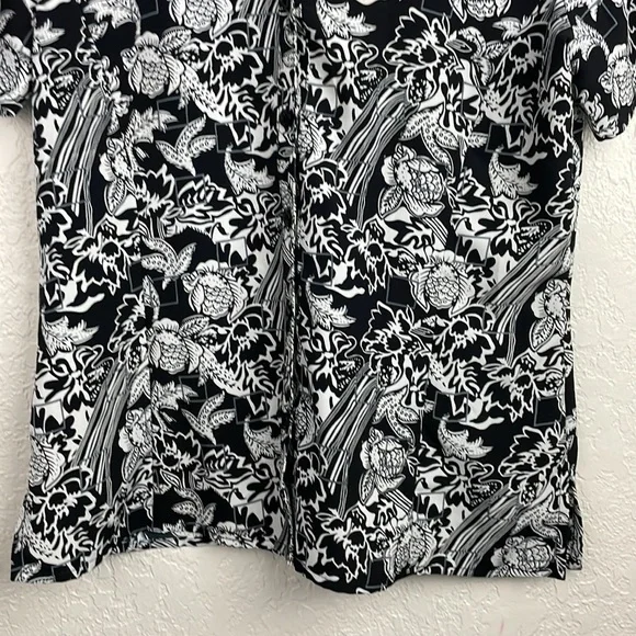 Notations v neck button down floral and squares top - Picture 2 of 8
